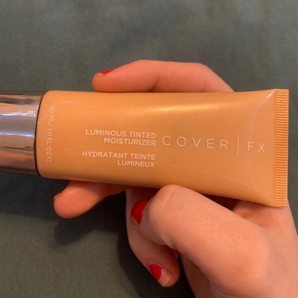 Cover FX Luminous Tinted Moisturizer in “Fair/Light” - Picture 3 of 4